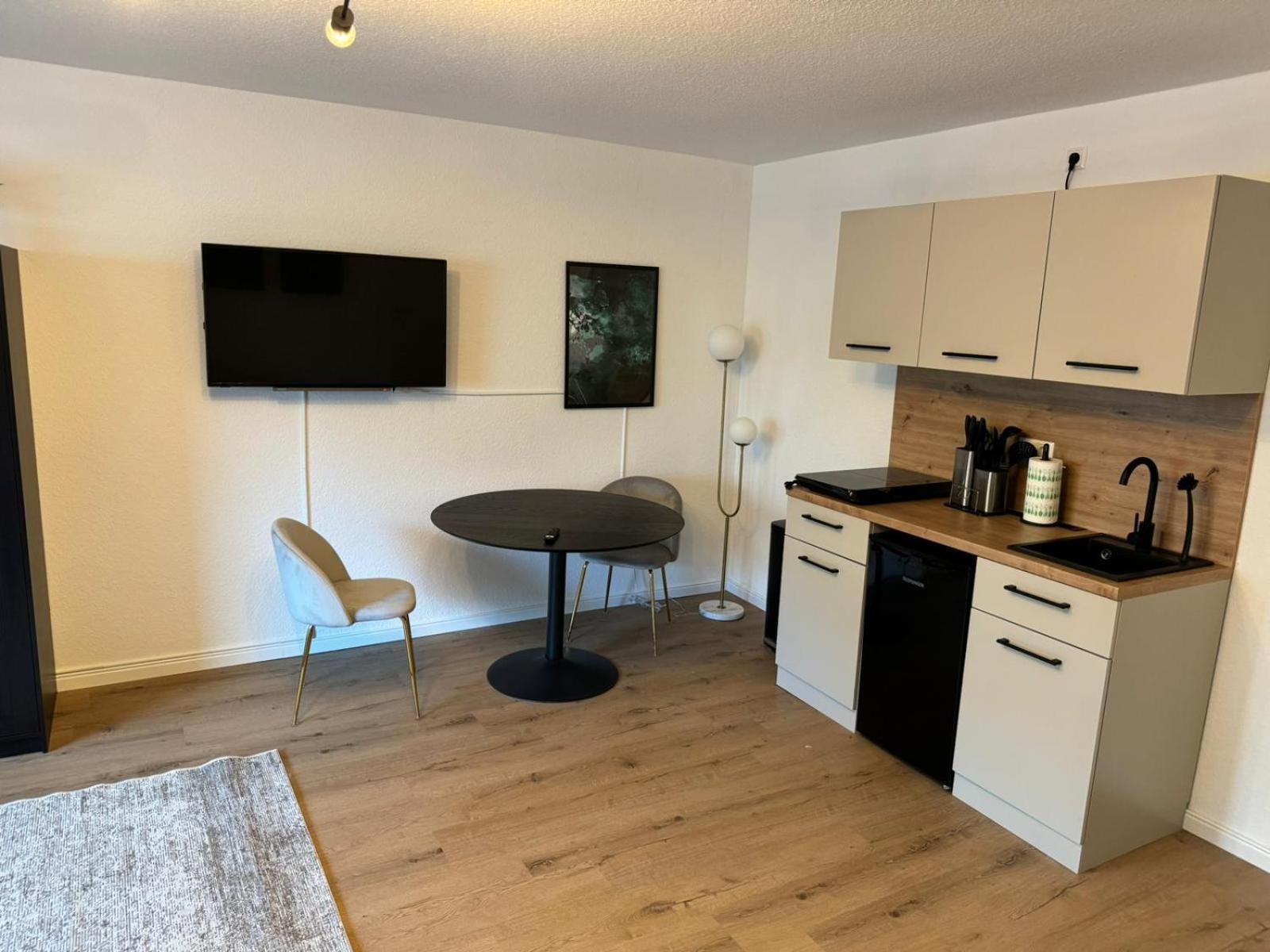 Studio Zimmer In Innenstadt Карлсруе Екстер'єр фото